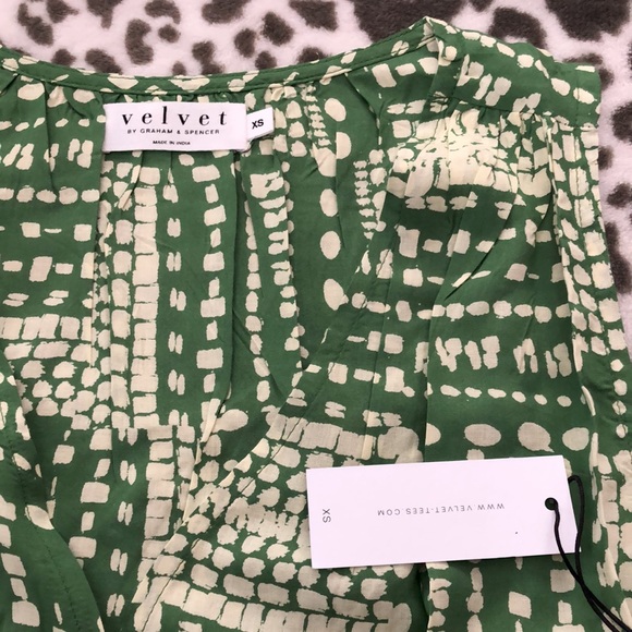 Velvet by Graham & Spencer Zita Blouse Tank Top in Green Size XS - Picture 9 of 16